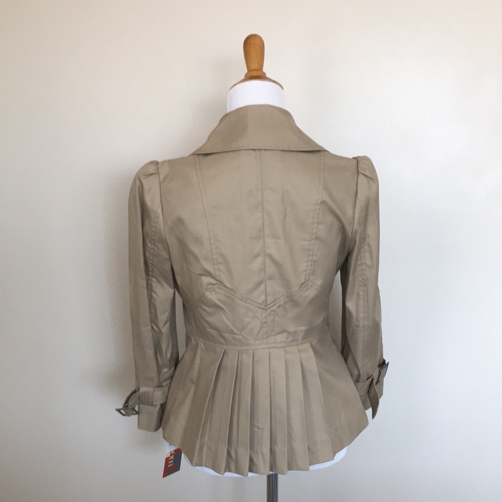 Classic Tan Women's Blazer - Picture 3 of 7
